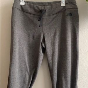 Women’s lounge/active capris